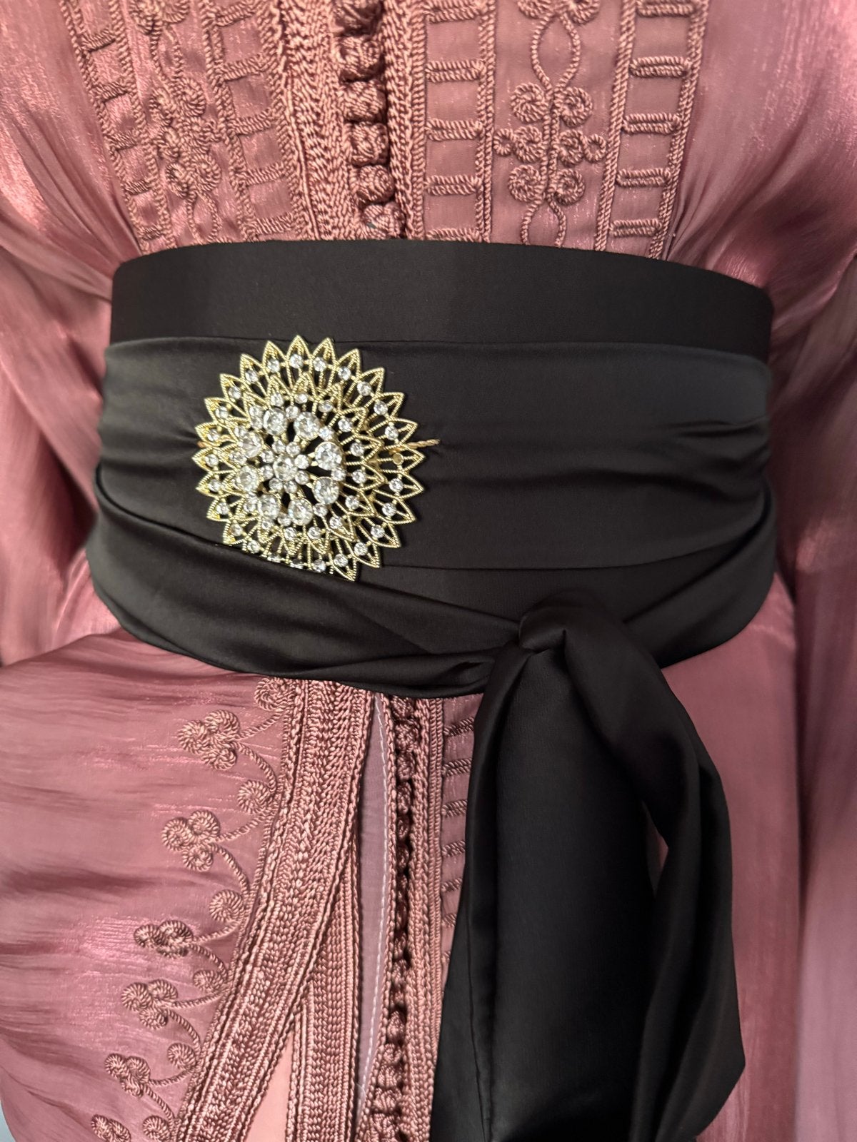 Roze Caftan / Takchita - Nieuwstaat, Kleding | Dames, Jurken, Ophalen of Verzenden, Nieuw, Roze, Onder de knie
