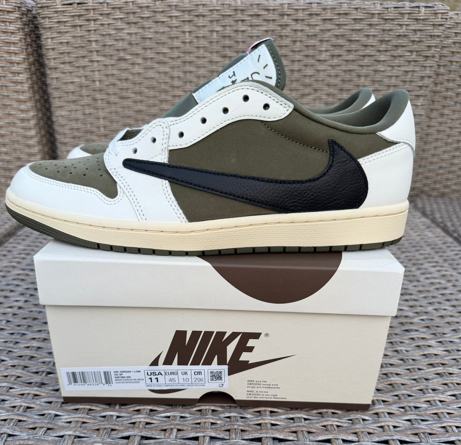 Jordan 1 low travis scott medium olive 45, Ophalen, Nieuw, Overige kleuren