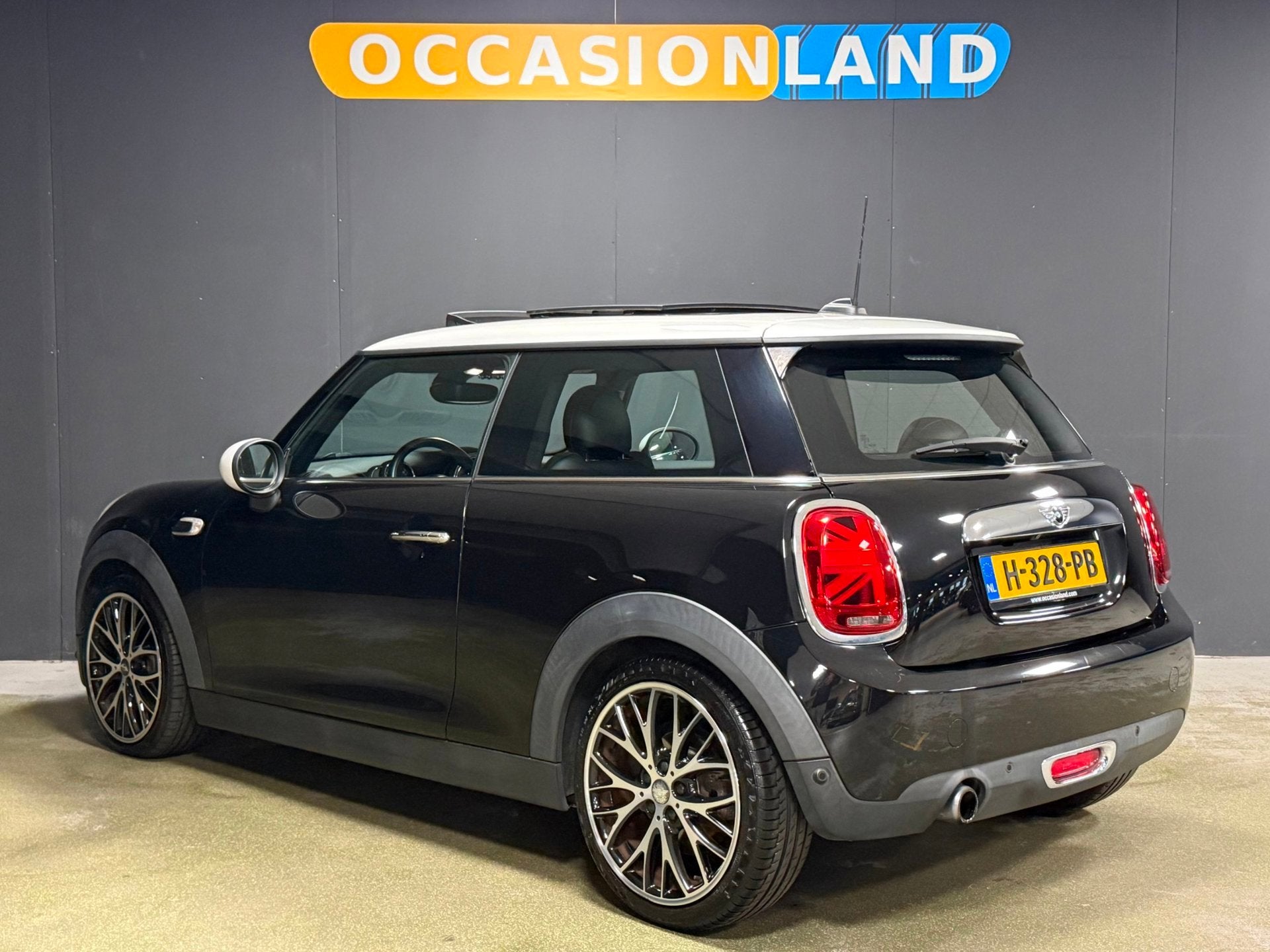 Mini 3-Deurs 1.5 Cooper Chili Serious Business|PANO|SFEER|CA, Auto's, 136 pk, Gebruikt, 4 stoelen, Bedrijf