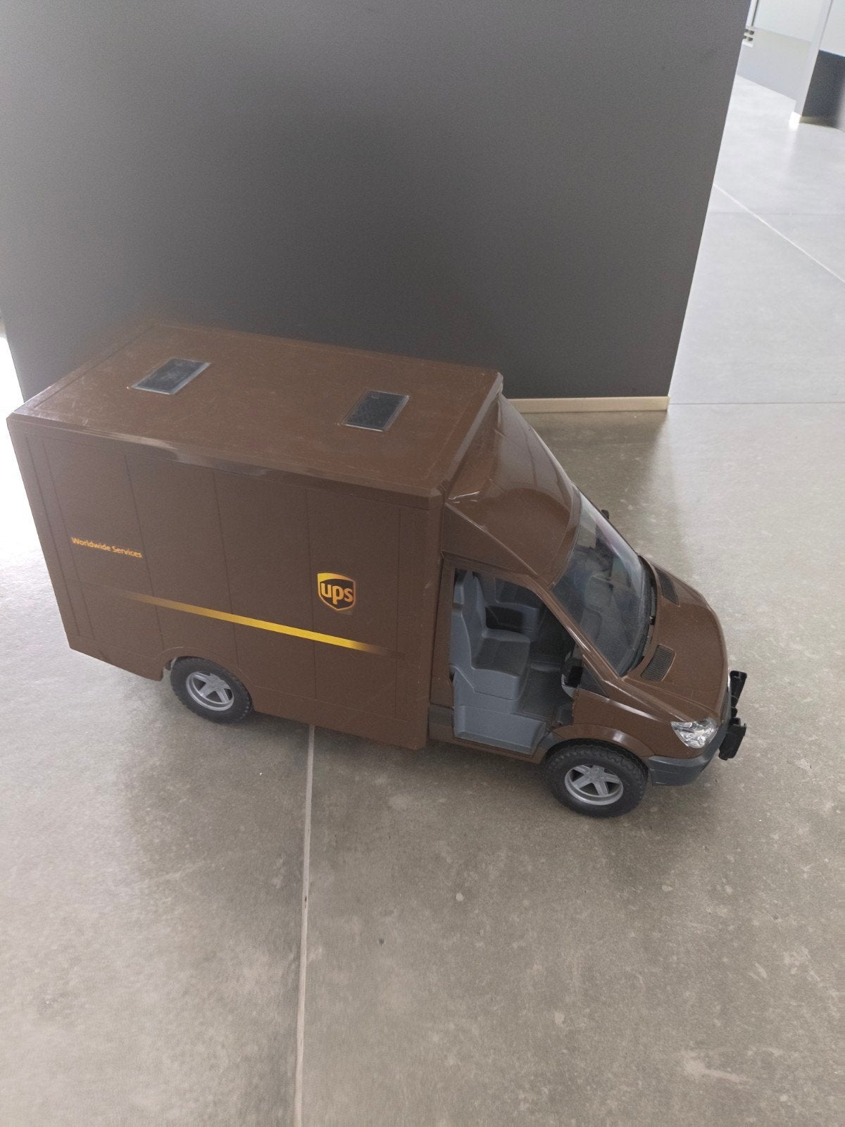 UPS Bestelwagen Speelgoedauto met Accessoires, Ophalen of Verzenden, Zo goed als nieuw