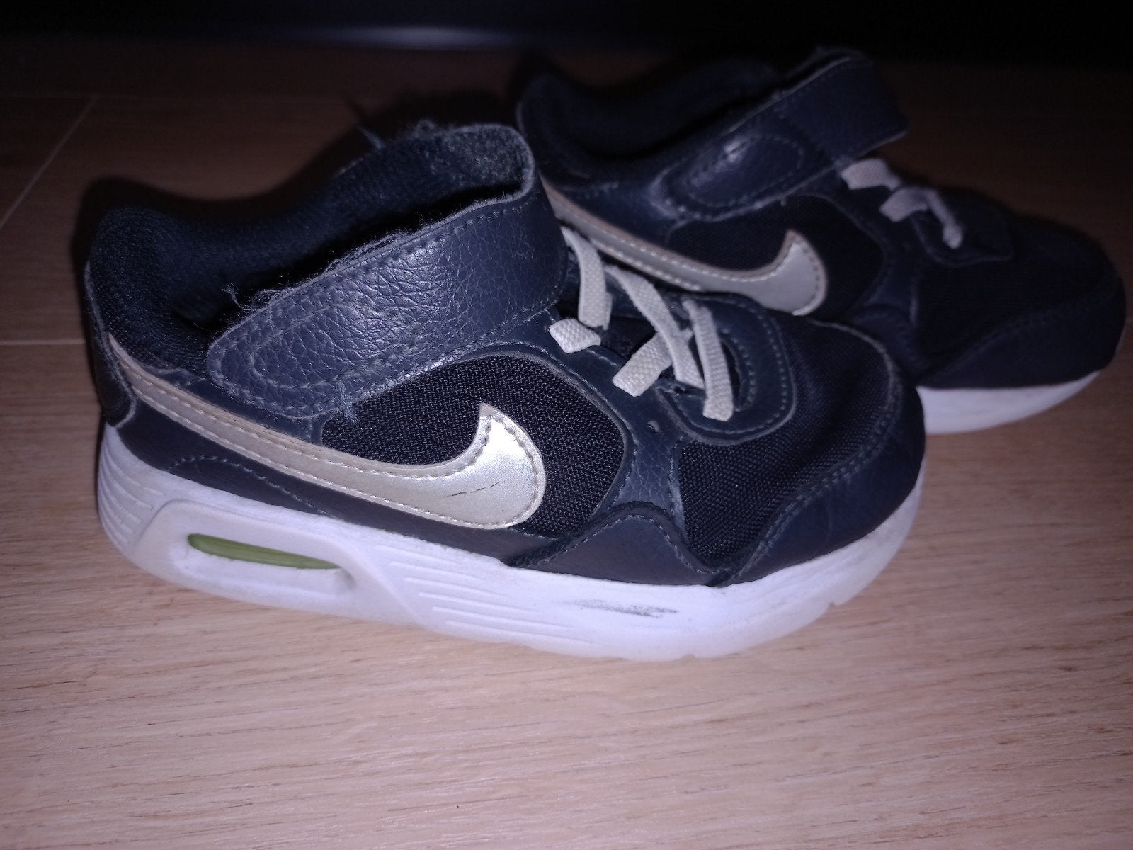 Nike Air schoenen/gympen zwart maat 26, Kinderen en Baby's, Kinderkleding | Schoenen en Sokken, Gebruikt, Ophalen of Verzenden