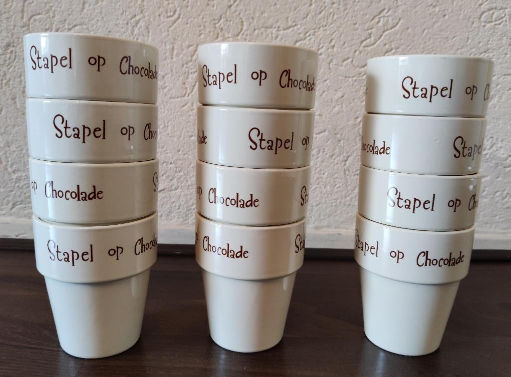 Chocolade bekers off-white 12 stuks STAPEL OP CHOCOLADE, Nieuw, Ophalen of Verzenden, Overige stijlen, Kop(pen) en/of Schotel(s)