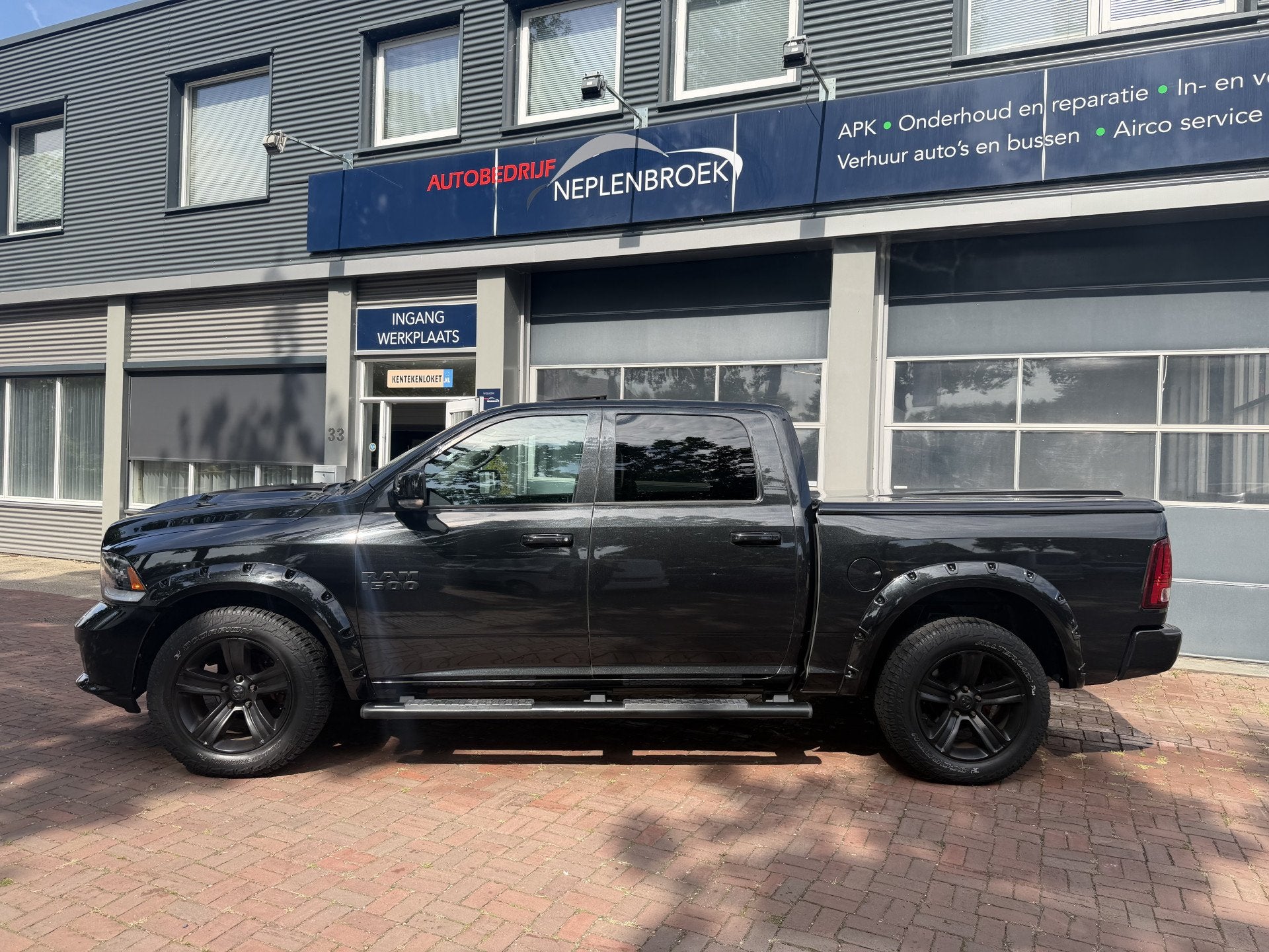 Dodge Ram 1500 5.7 V8 4x4 Quad Cab 6'4 Sport 1500 5.7 HEMI V, Auto's, Automaat, Dealer onderhouden, Gebruikt, 5654 cc