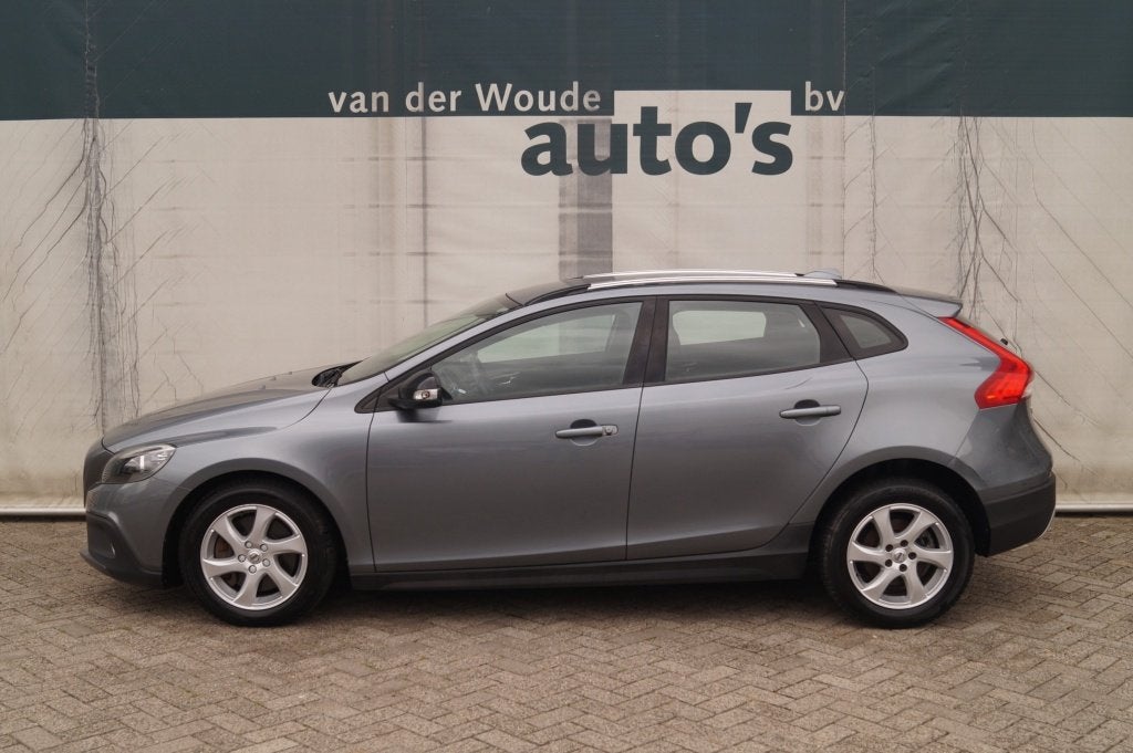 Volvo V40 Cross Country 2.0 D2 120pk Kinetic -NAVI-PDC-AIRCO, Auto's, Volvo, Voorwielaandrijving, Dealer onderhouden, Stof, Gebruikt