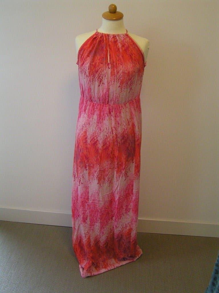 Geweldige lange roze jurk., Kleding | Dames, Jurken, Nieuw, Maat 38/40 (M), Roze, Onder de knie, Ophalen of Verzenden