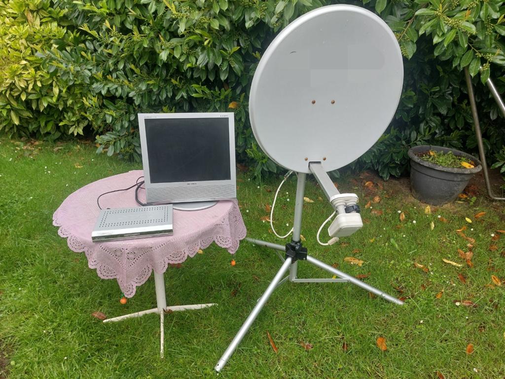 Complete Satelliet TV Set: Schotel, Ontvanger & Monitor, Ophalen, Gebruikt, (Schotel)antenne, Overige merken