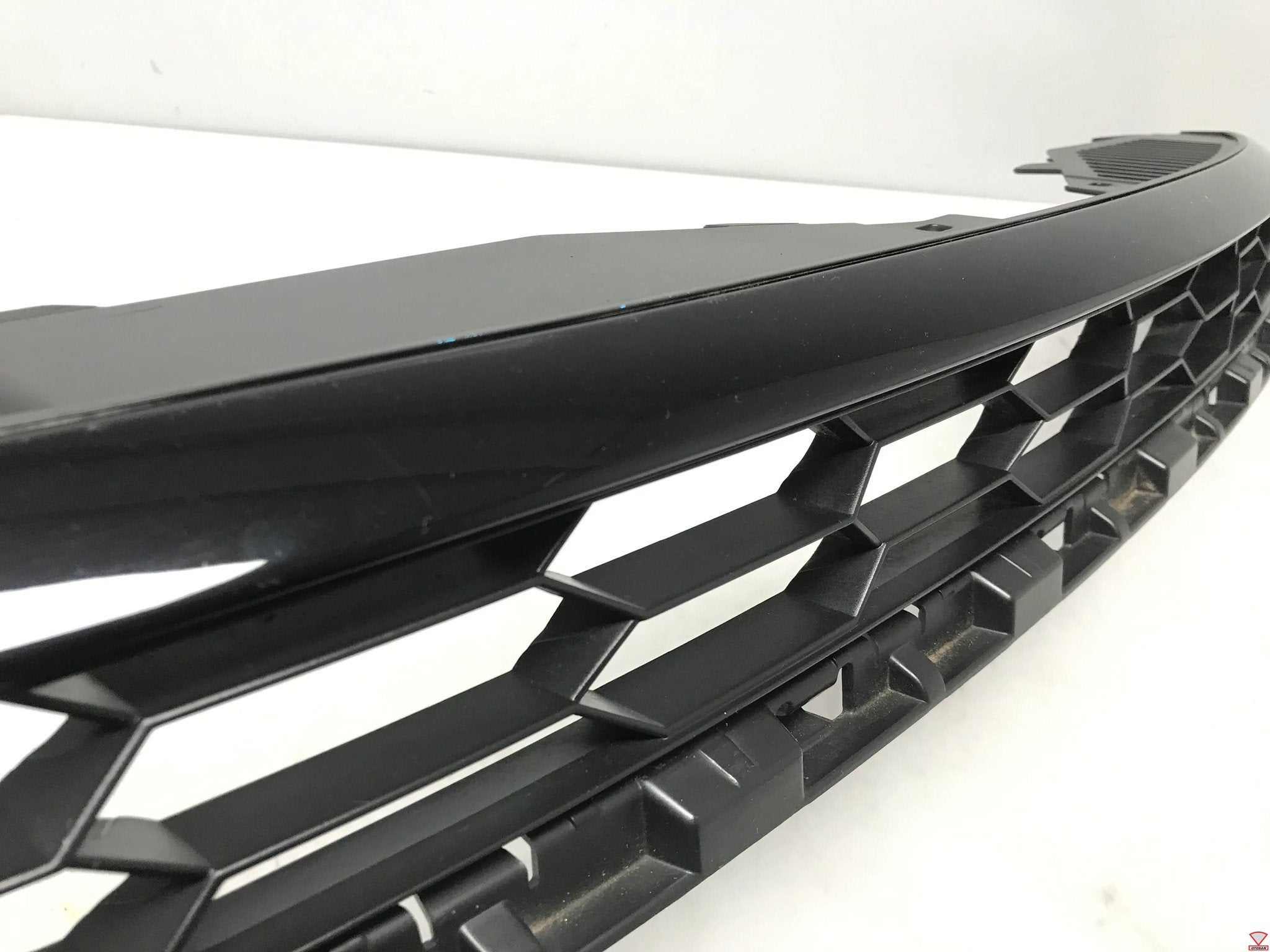 VW Scirocco 2015-2017 R R20 Grille Honingmotief 1K8853653C, Gebruikt, Volkswagen, Volkswagen AG, Berliner Ring 2
38440  Wolfsburg, DE