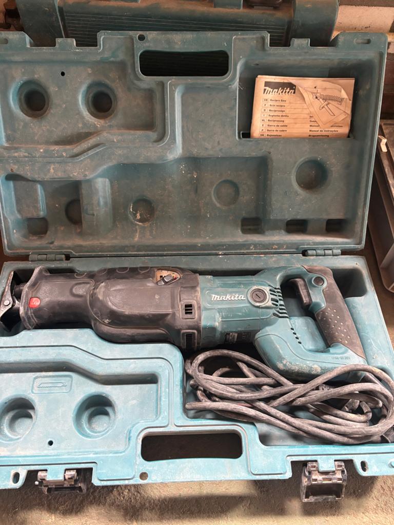 Makita JR3060T Reciprozaag 1250W in koffer, Gebruikt, 70 mm of meer, Ophalen of Verzenden, Reciprozaag