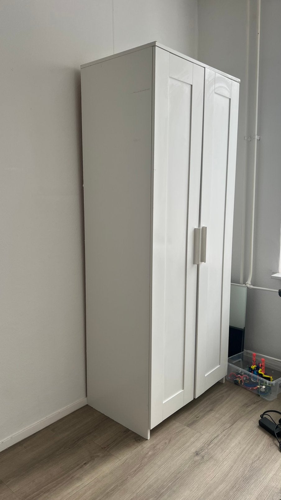 Gratis af te halen: Witte IKEA kledingkast