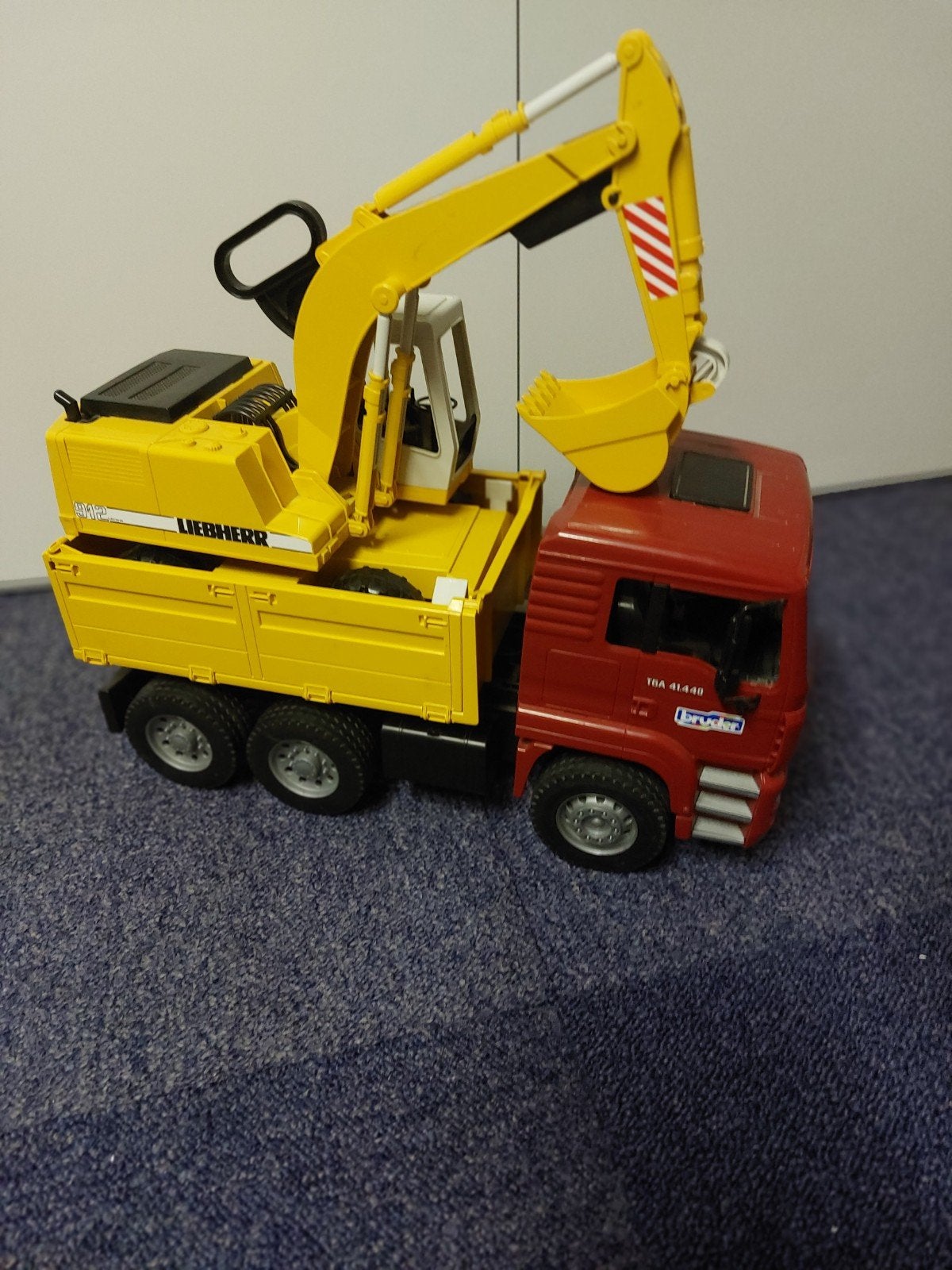 Bruder 2751 Man vrachtwagen met Liebherr kraan, Ophalen, Bus of Vrachtwagen, Conrad