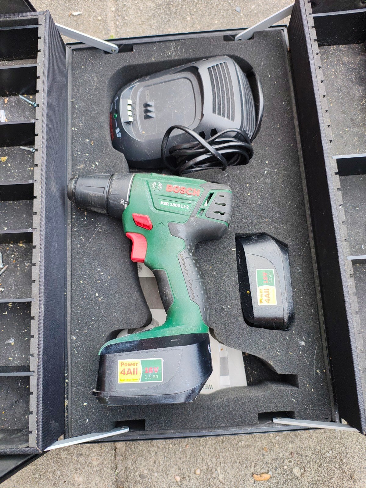 Bosch PSR 1800 LI-2 Accuboormachine met koffer en lader, Ophalen, Gebruikt, Minder dan 400 watt, Boor- en Schroefmachine