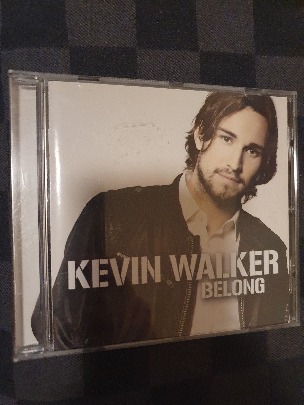 Kevin walker belong, Verzenden