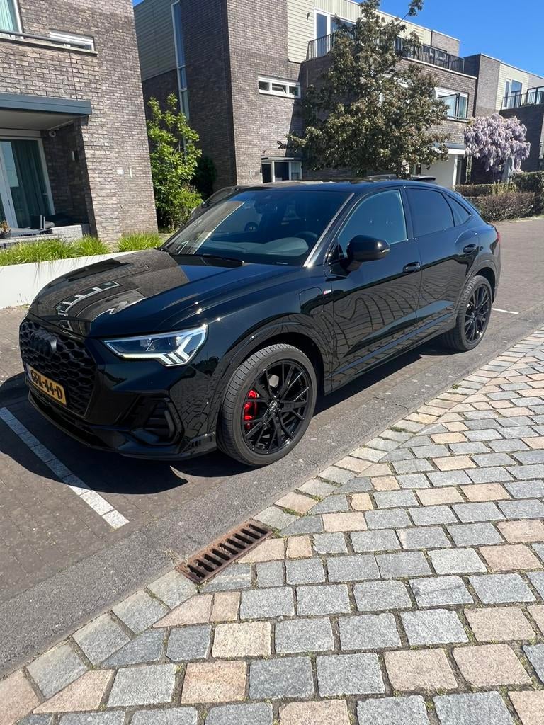 Audi Q3 45 Tfsi e 245pk S Line/Black edition S Tronic 2021, Auto's, 1715 kg, Zwart, Plug-in hybride, 1395 cc