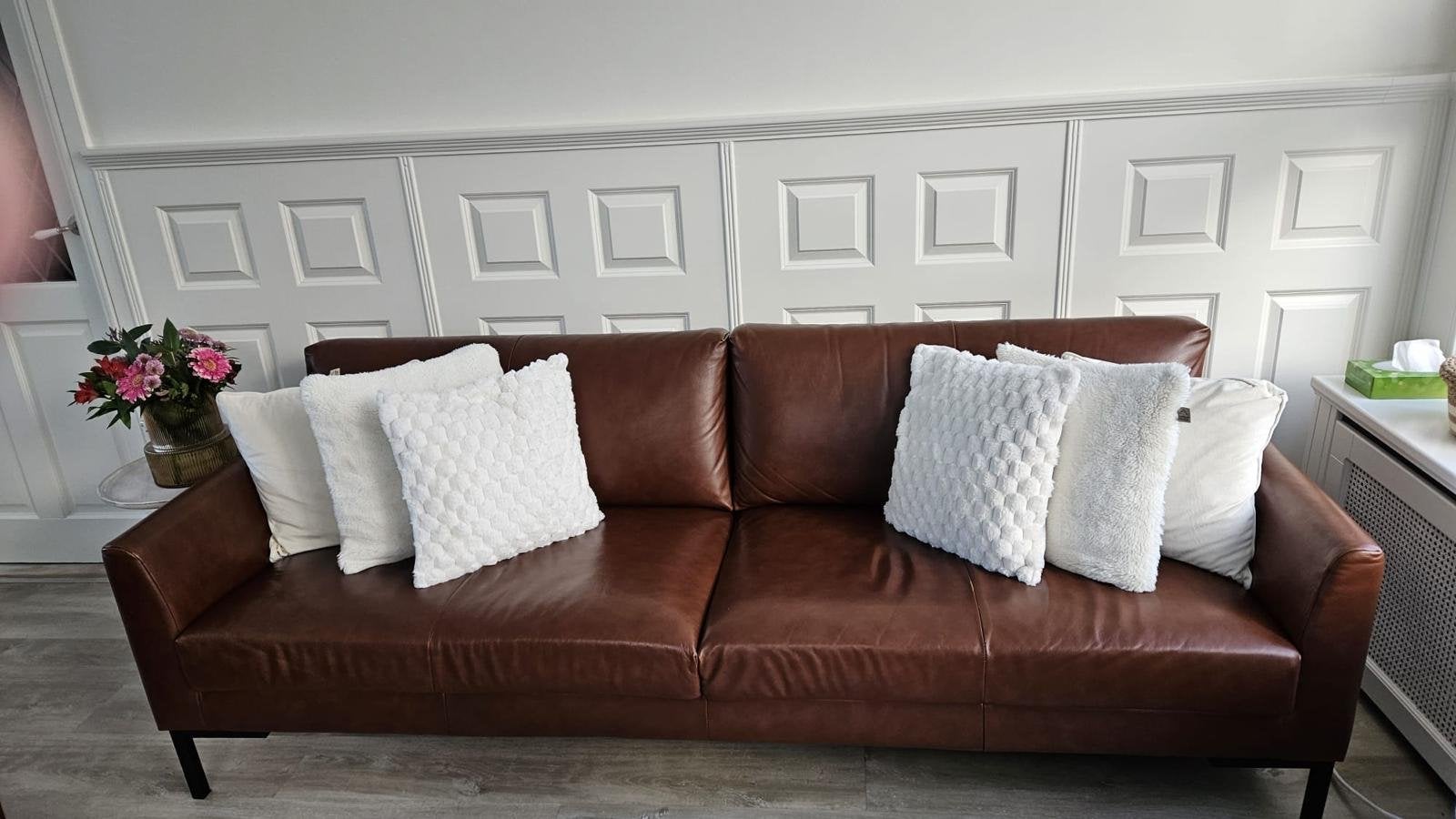 Leren bankstel met twee stoelen - Zo goed als nieuw, Ophalen, Driepersoons, Zo goed als nieuw, Rechte bank