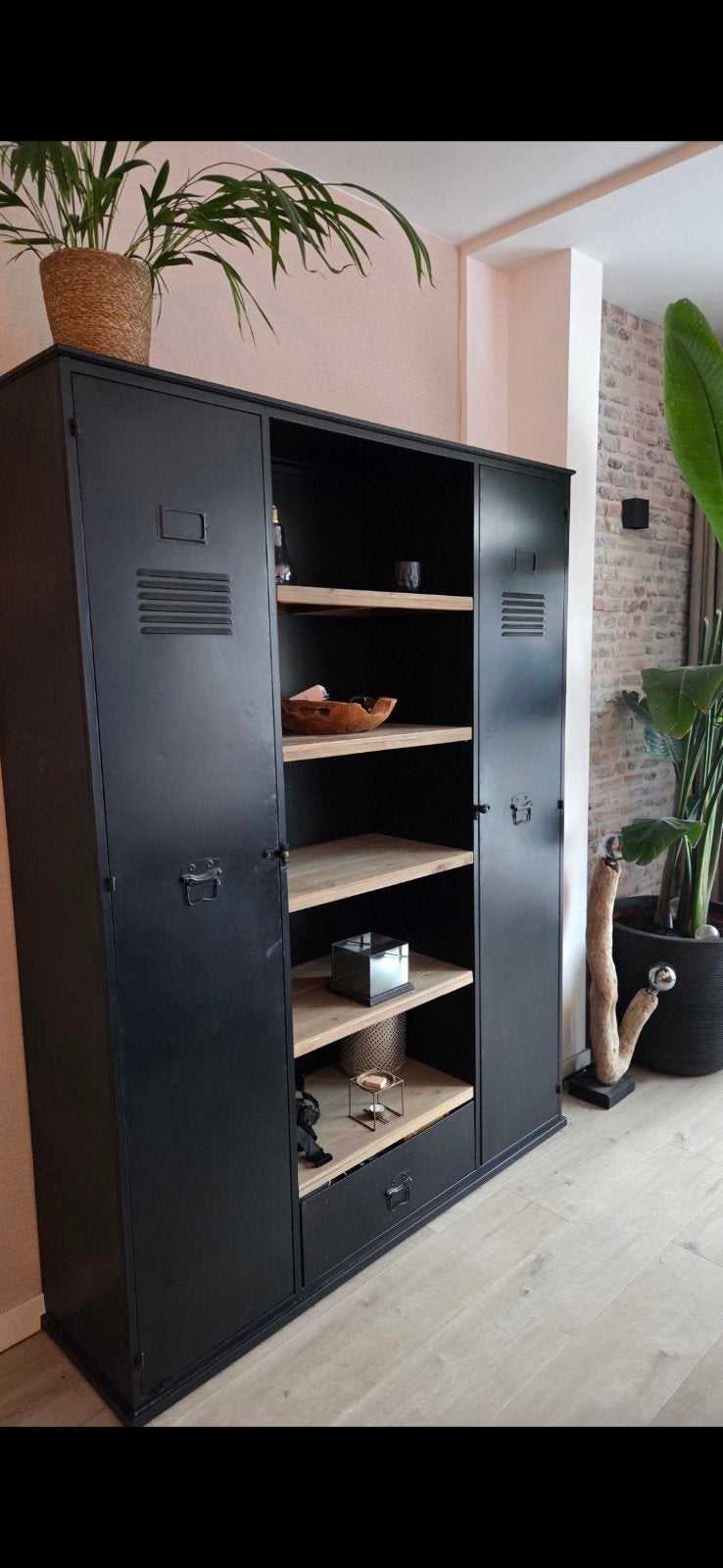 Industriële Locker Kast Lynn Zwart met Houten Planken, Ophalen, Zo goed als nieuw, Industrieel, Modern