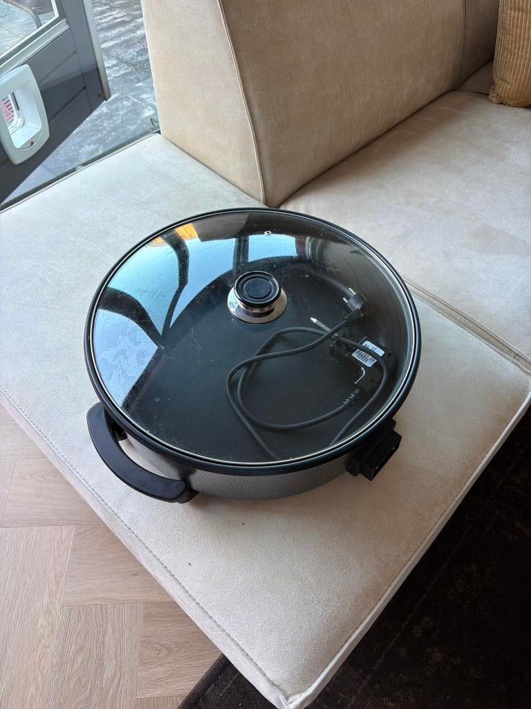 Elektrische hapjespan/braadpan met deksel, Ophalen of Verzenden, Zo goed als nieuw