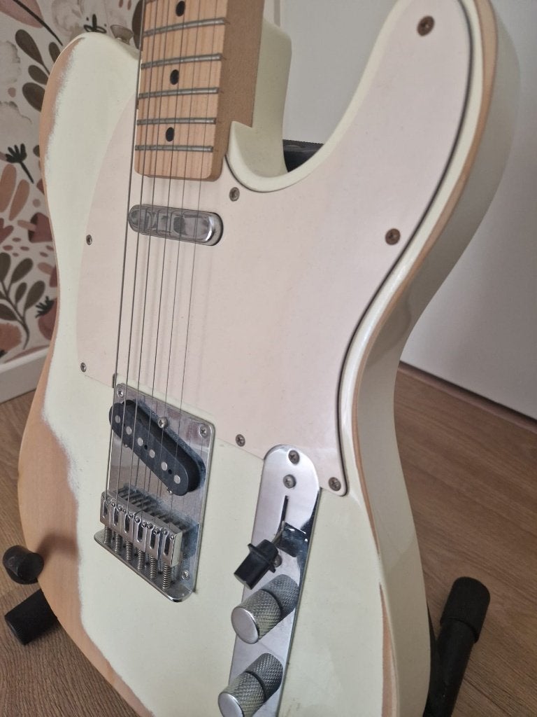 Twee gitaren en versterker, Gebruikt, Met versterker, Solid body, Ophalen