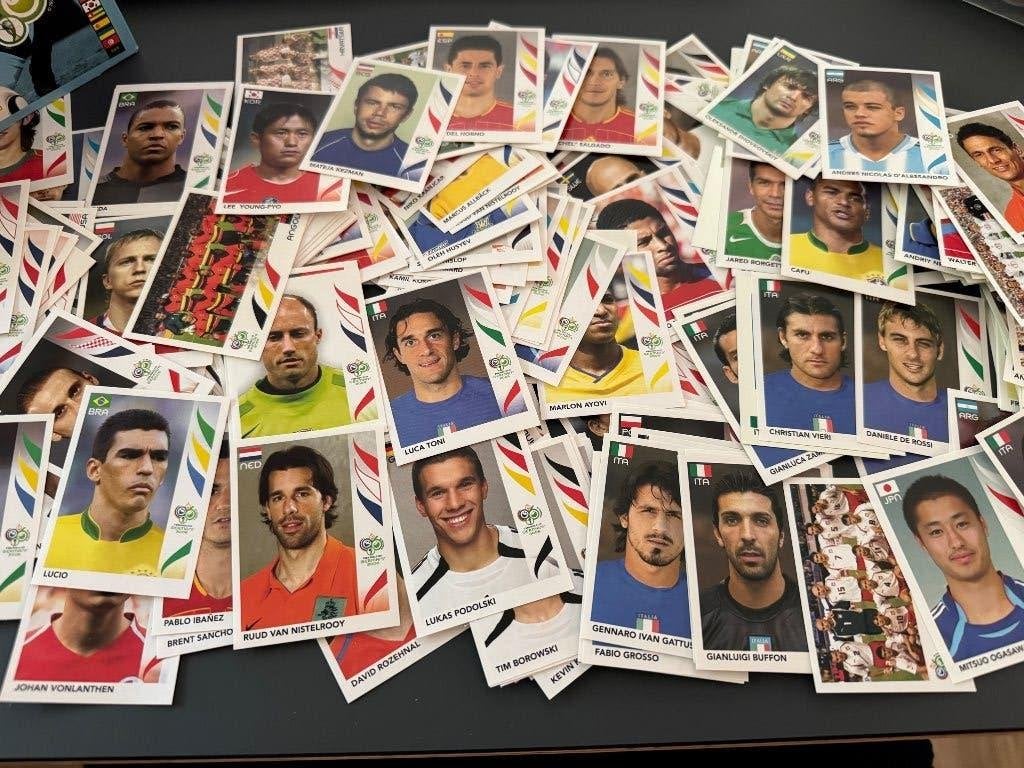 Te koop: Panini WK 2006 stickers, 1 of meerderen, Verzenden, Zo goed als nieuw, Meerdere stickers