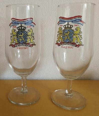 2 glazen 5 mei 1970 25 jaar bevrijding - bevrijdingsdag, Ophalen, Zo goed als nieuw