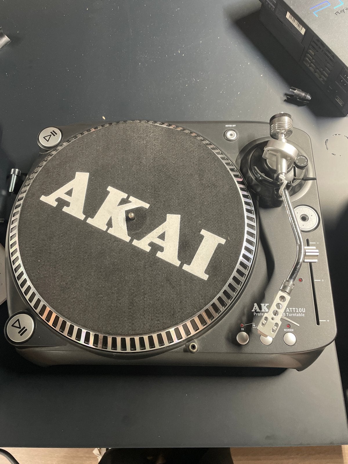 Akai ATT10U Platenspeler met USB-aansluiting, Ophalen, Zo goed als nieuw, USB-aansluiting, Platenspeler
