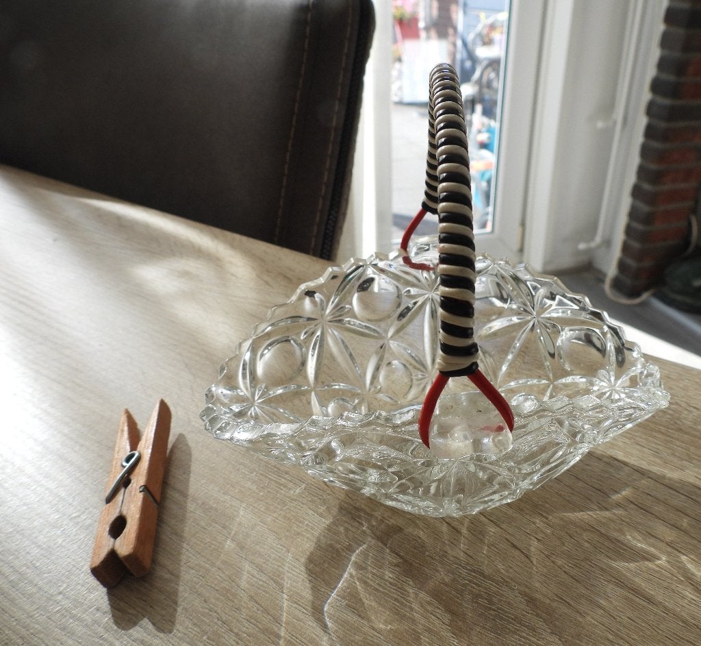 Glazen schaaltje met decoratief handvat, Antiek en Kunst, Ophalen of Verzenden