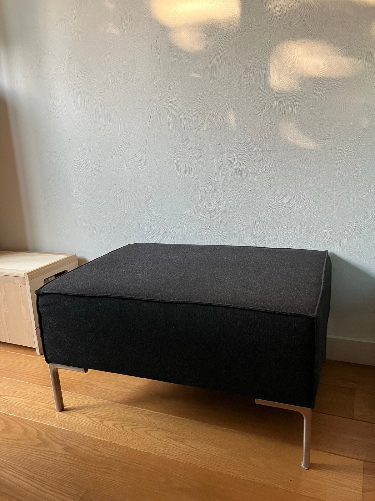 Design on Stock Bloq Hocker - Ploegwol, Ophalen, Zo goed als nieuw, 75 tot 100 cm, Stof