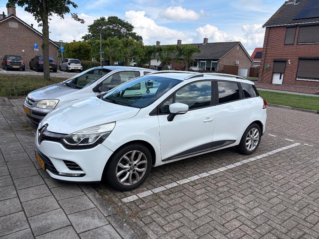 Renault Clio 1.2 TCE 87KW Estate EDC 2017 Wit, Stof, 4 cilinders, 635 kg, Wit