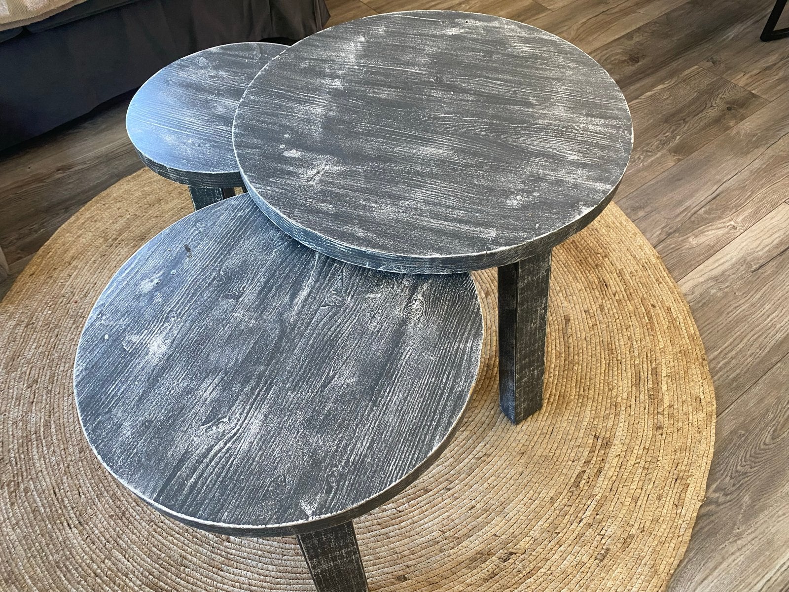 3 ronde bijzettafels/salontafels. Grijs/wit distressed, Ophalen, Gebruikt, 50 tot 100 cm, Rond