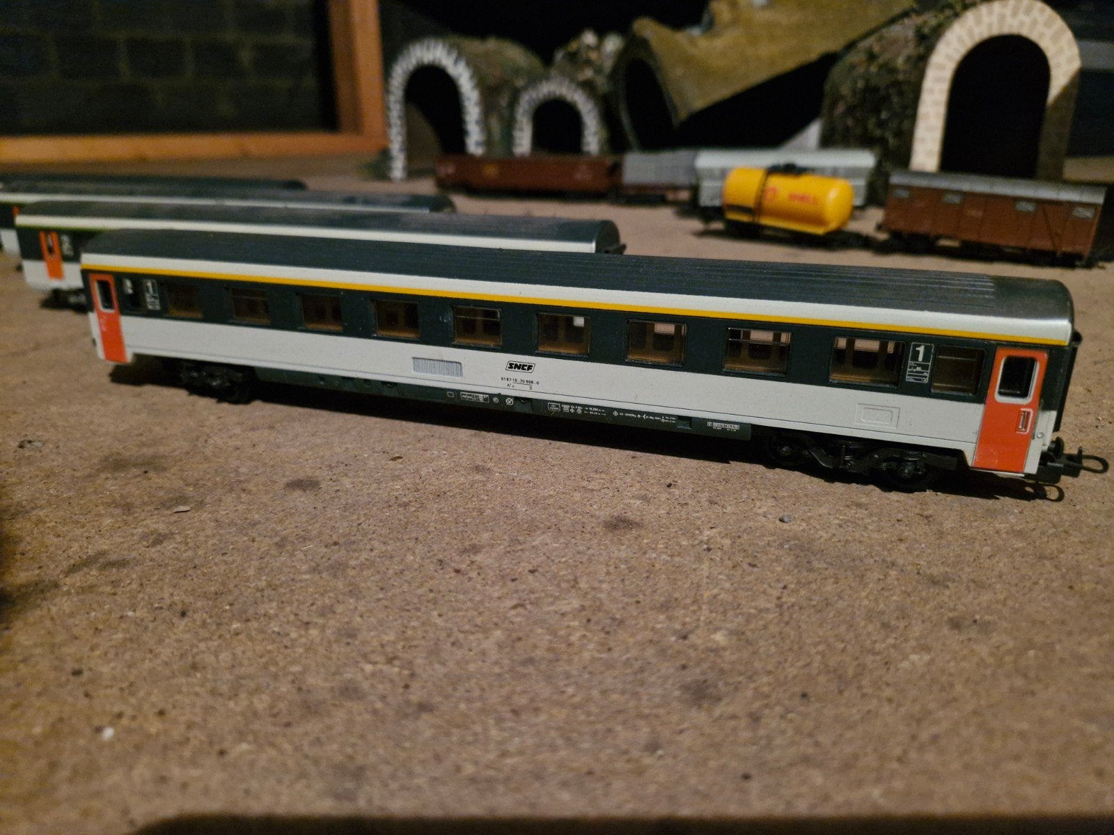 Lima treinen en wagons, Hobby en Vrije tijd, Modeltreinen | H0, Ophalen of Verzenden, Gebruikt, Gelijkstroom, Lima