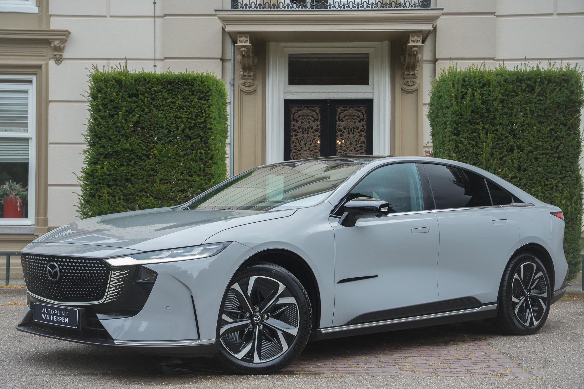 Mazda 6e Takumi Long Range 80 kWh PANO | LEDER | STOELVENTI, Auto's, Mazda, Automaat, Achterwielaandrijving, 80 kWh, 6e