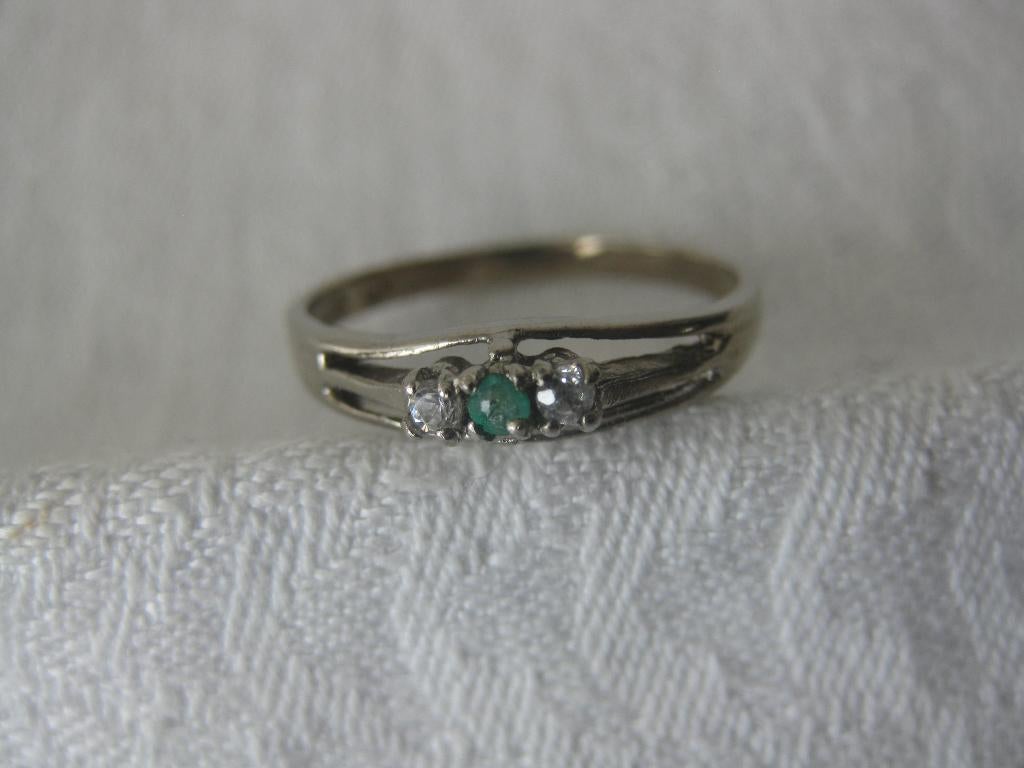 Schattig zilveren ringetje met een blauw steentje. Maat 16., Ophalen of Verzenden, Met edelsteen, Dame, Zilver