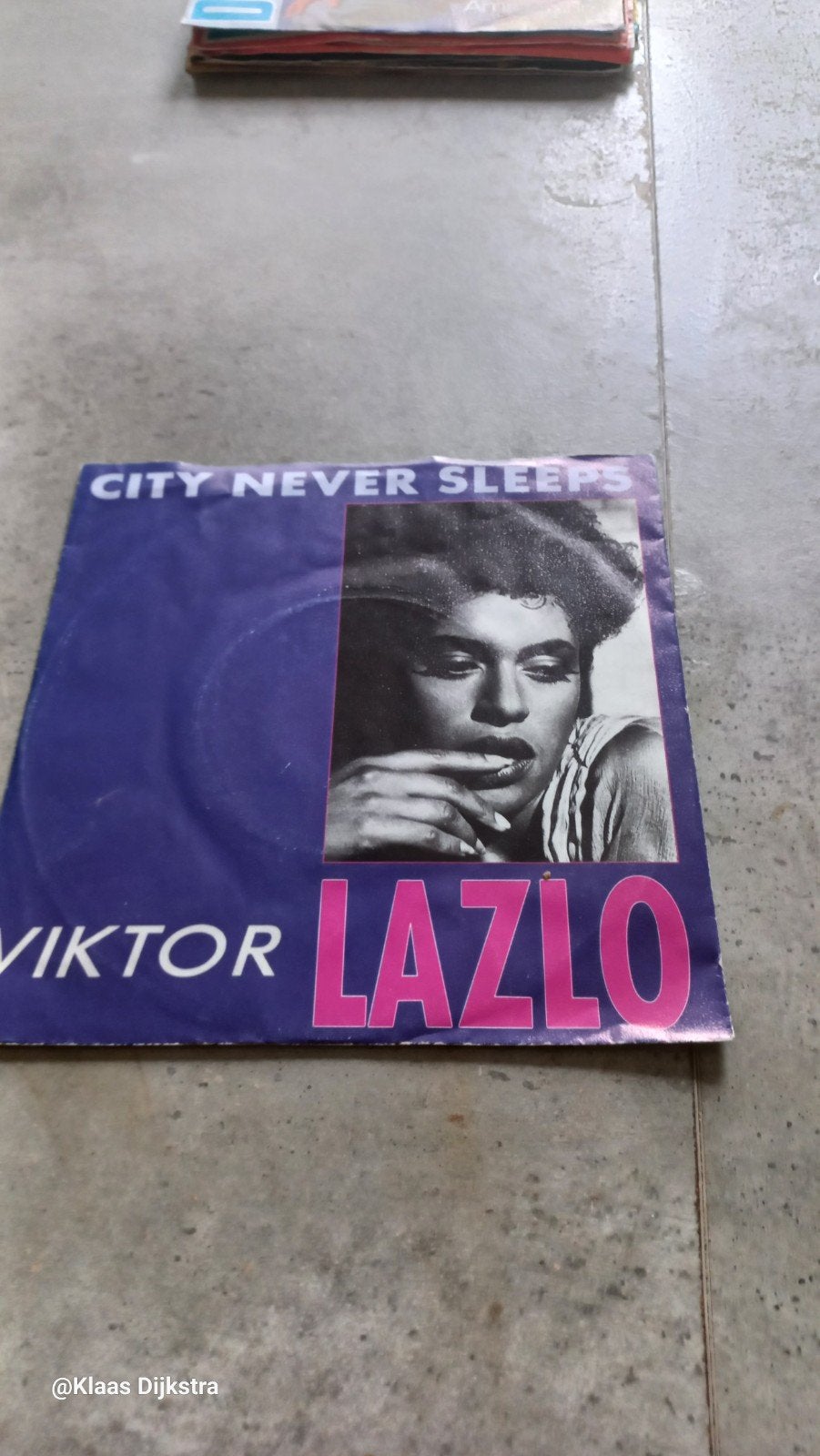 Viktor Lazlo - City Never Sleeps, Ophalen of Verzenden, Gebruikt, 7 inch, Pop