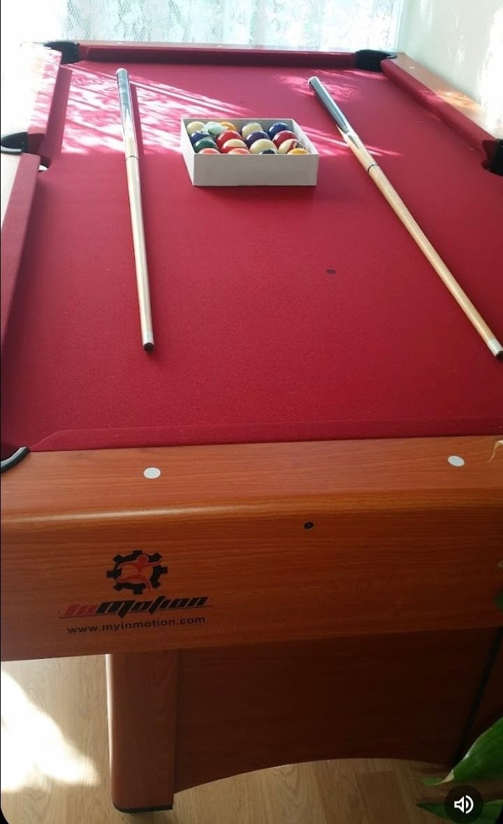 Pooltafel incl. keus en ballen (ophalen Arnhem), Ophalen, Zo goed als nieuw, Pooltafel
