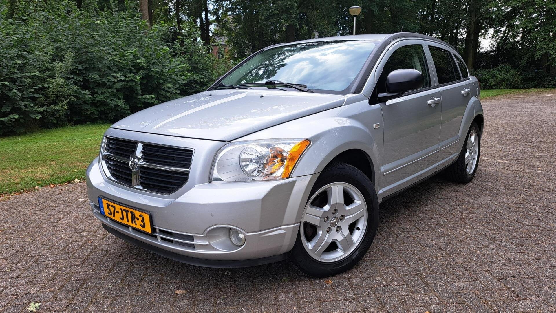 Dodge Caliber 2.0 SXT AUT. AIRCO CRUISE ELEK.RAMEN HOGE ZIT, 1998 cc, 450 kg, Gebruikt, Zwart