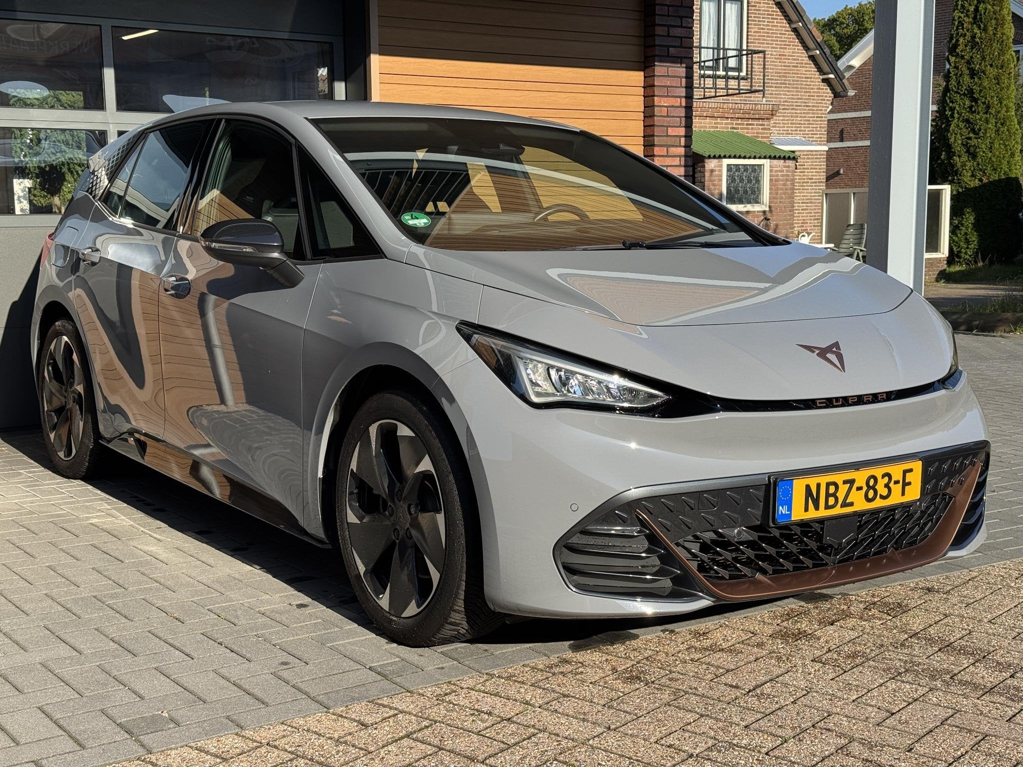 CUPRA Born Business 170KW navi,Cam,Carplay,Led,Cruise, Auto's, Automaat, Dealer onderhouden, Gebruikt, Zwart