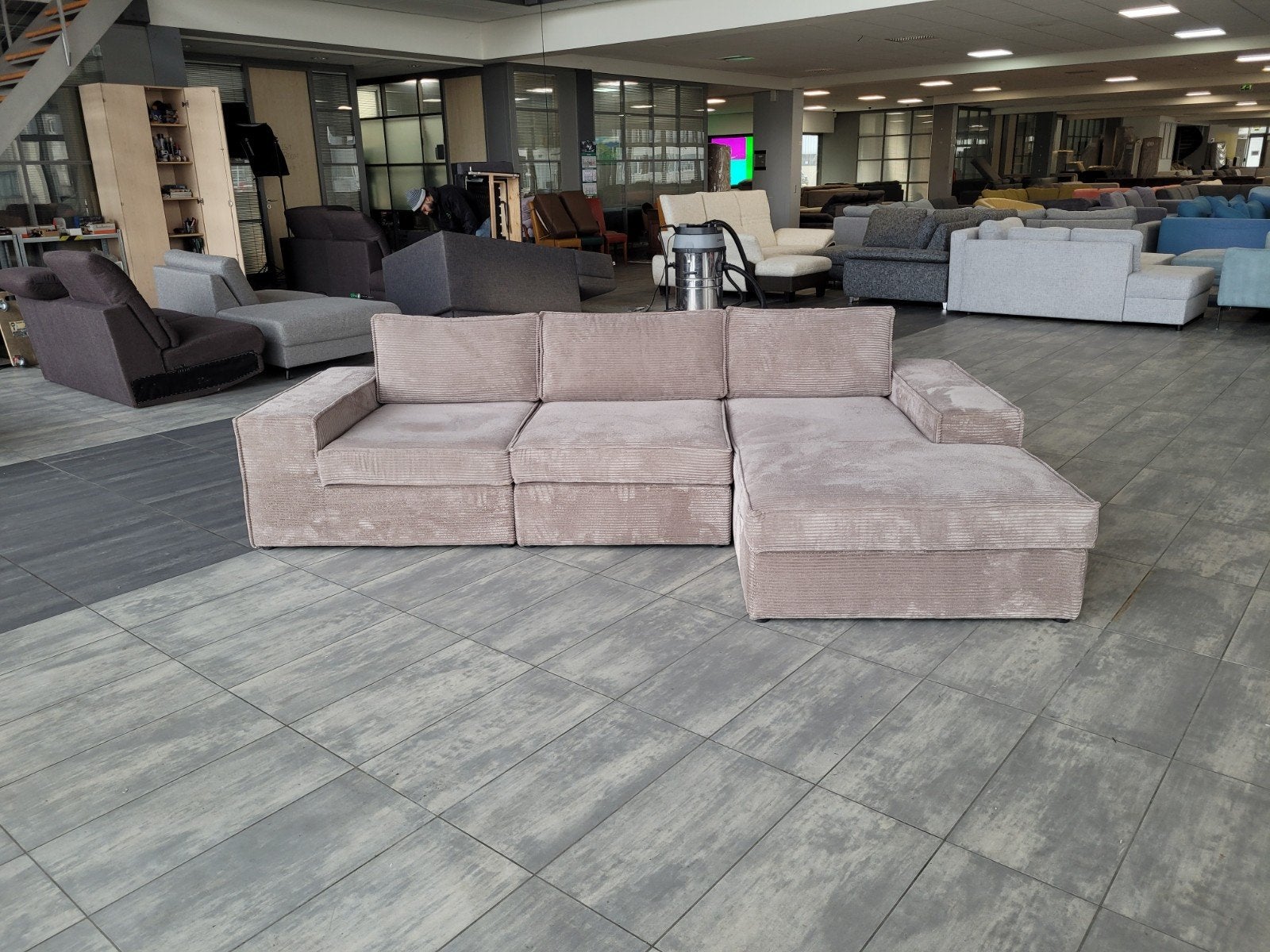 Foto 5 van ✳️ OUTLET taupe ribstof LeGer hoekbank 285x165 | BEZORGEN