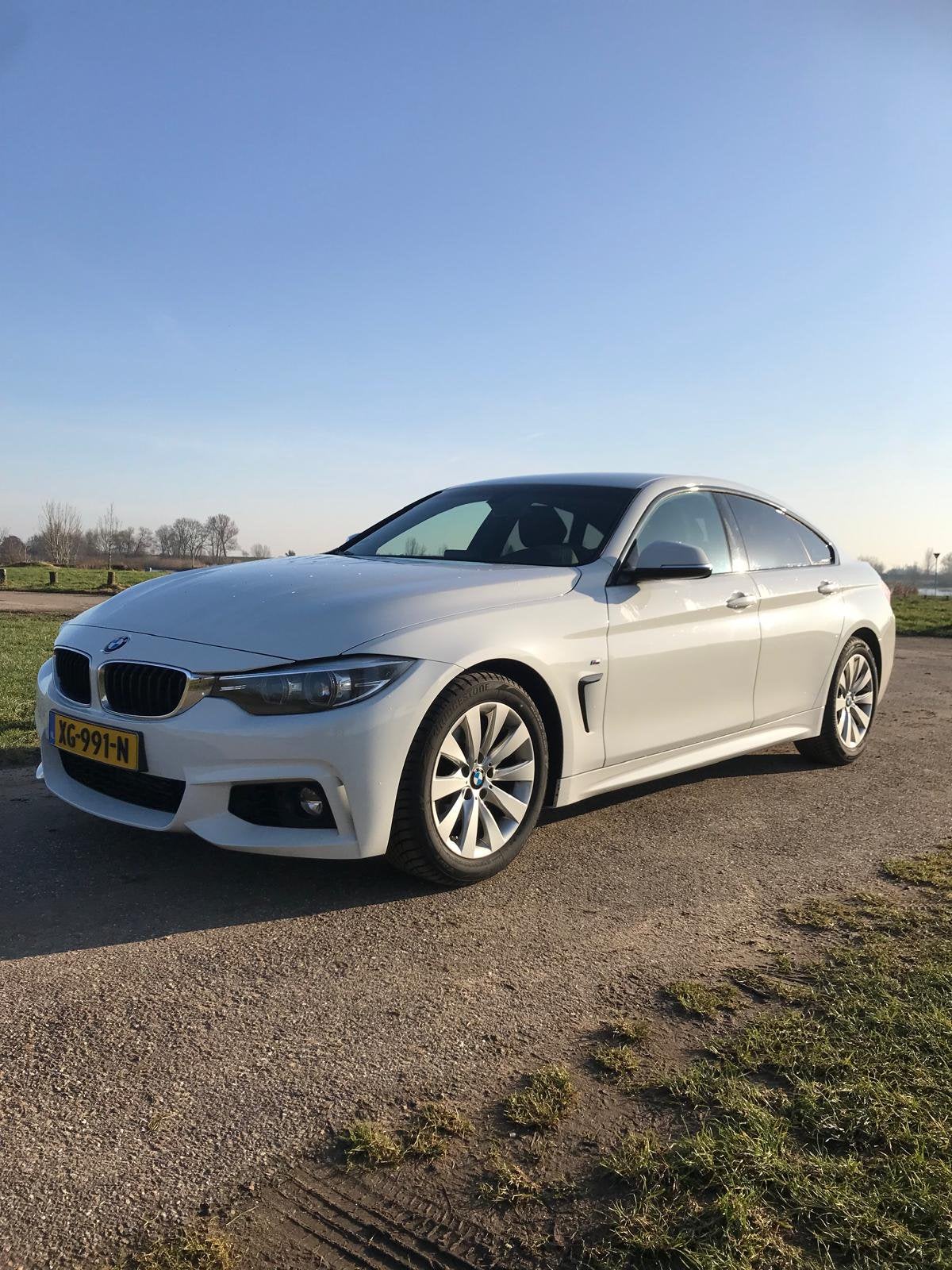 BMW 4-Serie Gran Coupé 418i 136pk Aut 2019 Wit, Auto's, Automaat, Alcantara, Wit, Origineel Nederlands
