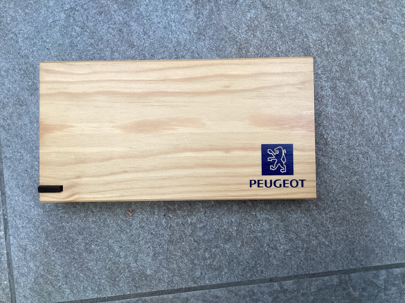 Peugeot kleurpotloden set in houten kistje, Ophalen of Verzenden, Nieuw