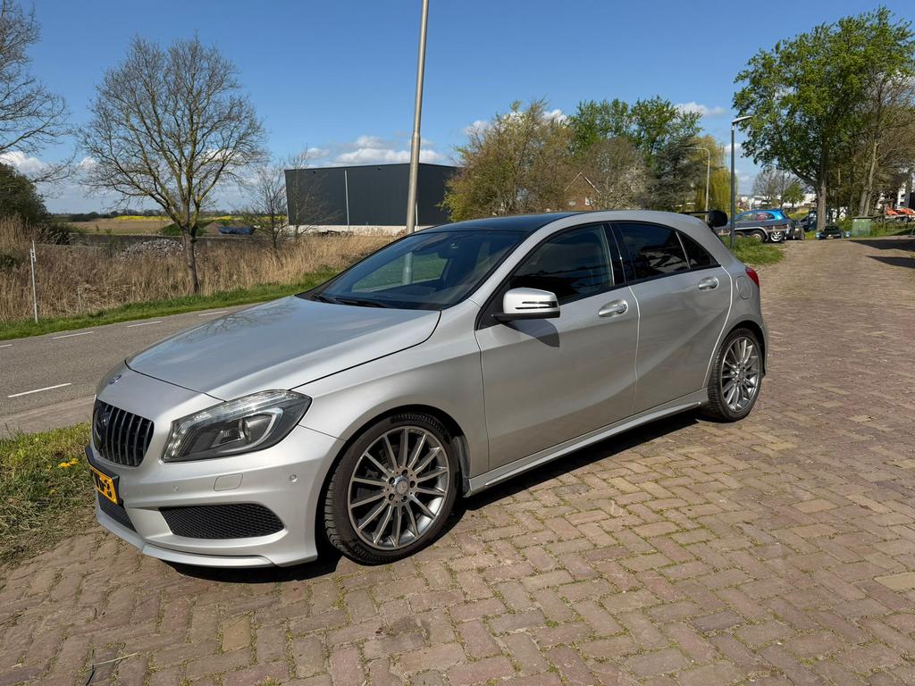 Mercedes-Benz A-Klasse A250 2.0 Sport AMG,  NL-auto, Auto's, 1345 kg, Zwart, 4 cilinders, Origineel Nederlands