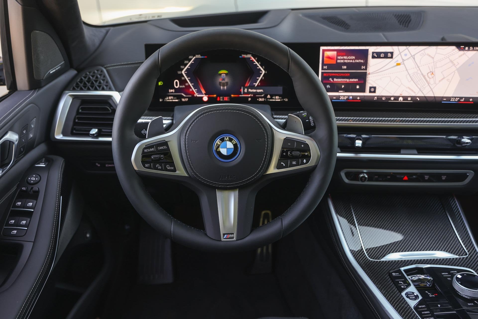 BMW X5 xDrive50e M Sport Automaat / Panoramadak / Trekhaak /, Auto's, 2395 kg, Met garantie (alle), Bedrijf, 489 pk