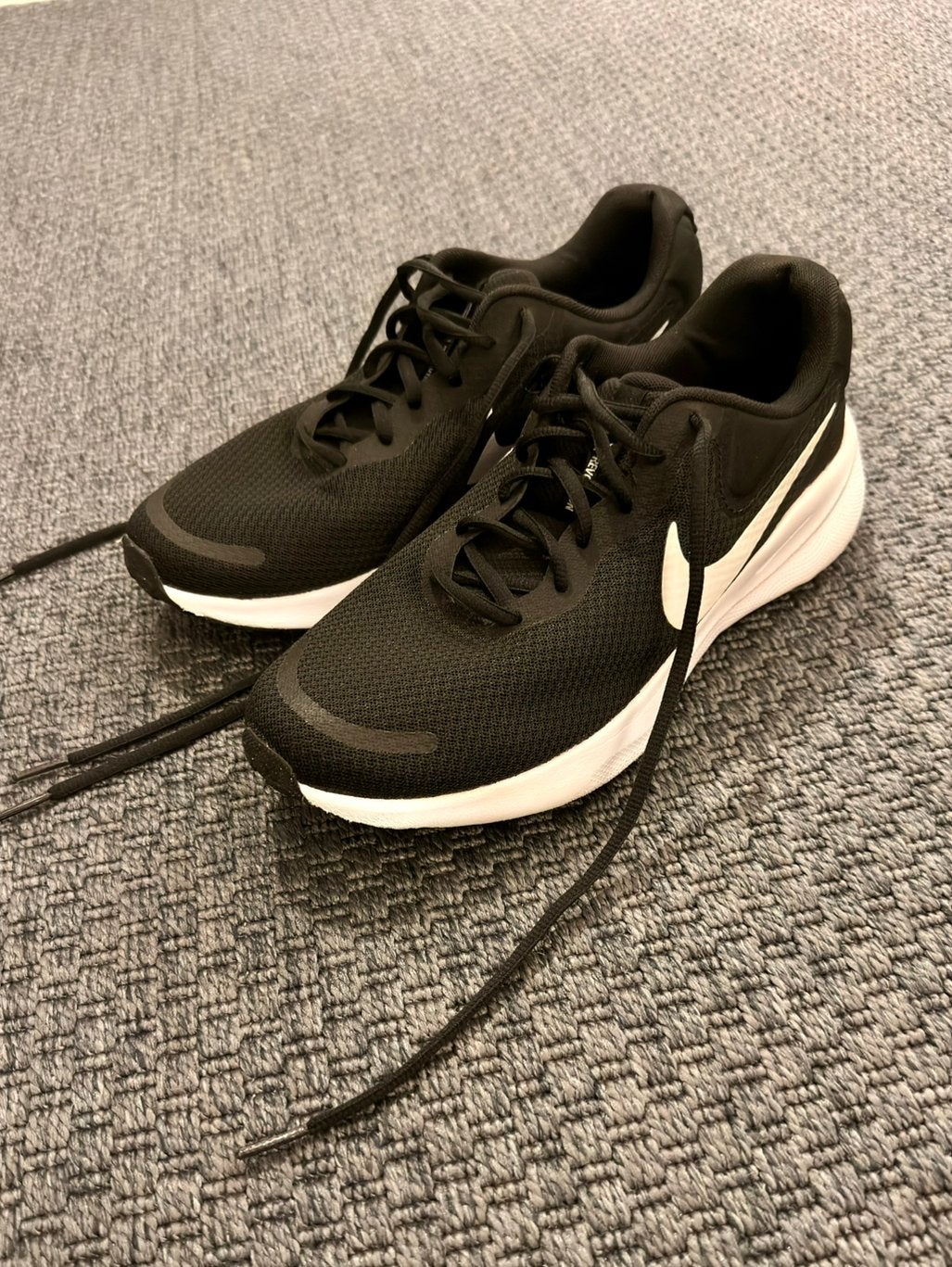 Nike Revolution 7, Ophalen of Verzenden, Zo goed als nieuw, Sportschoenen, Zwart