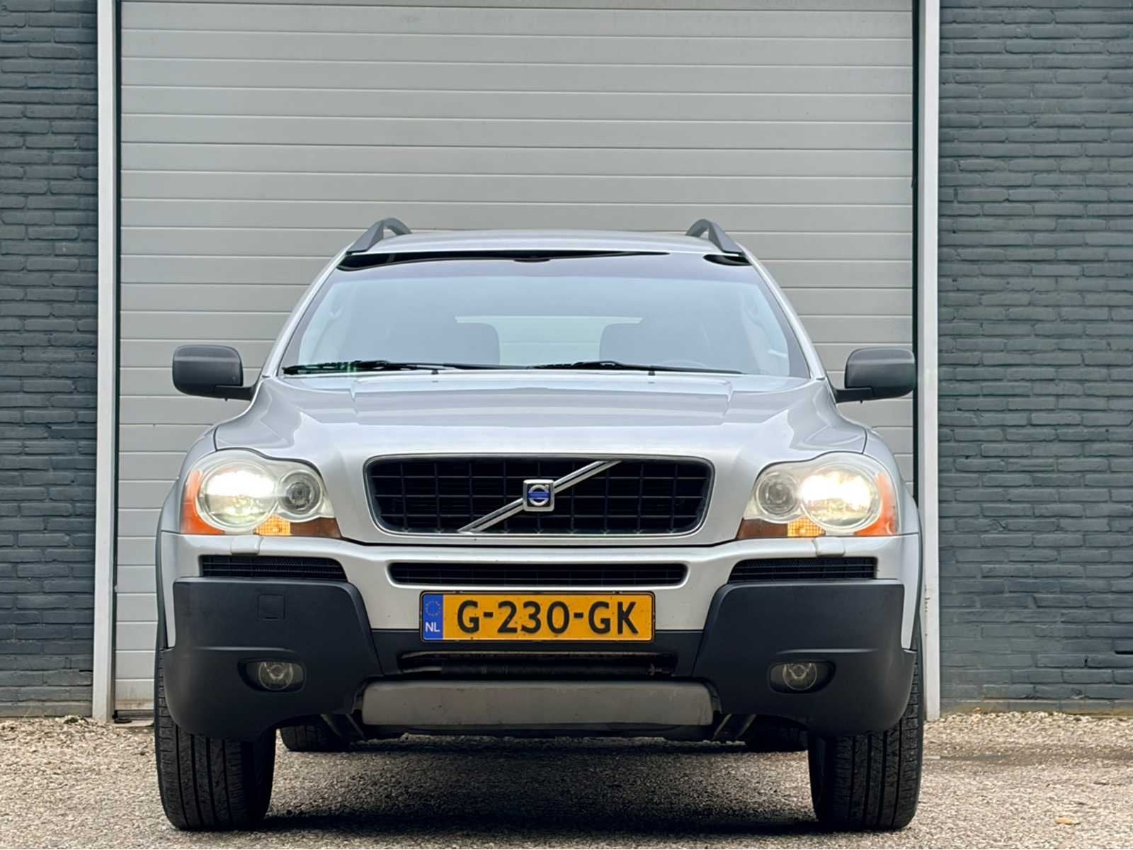 2003 Volvo XC90 automaat - 7 persoons 2.5 T Personenauto, Auto's, Volvo, Gebruikt, 7 stoelen, 2521 cc, Bedrijf