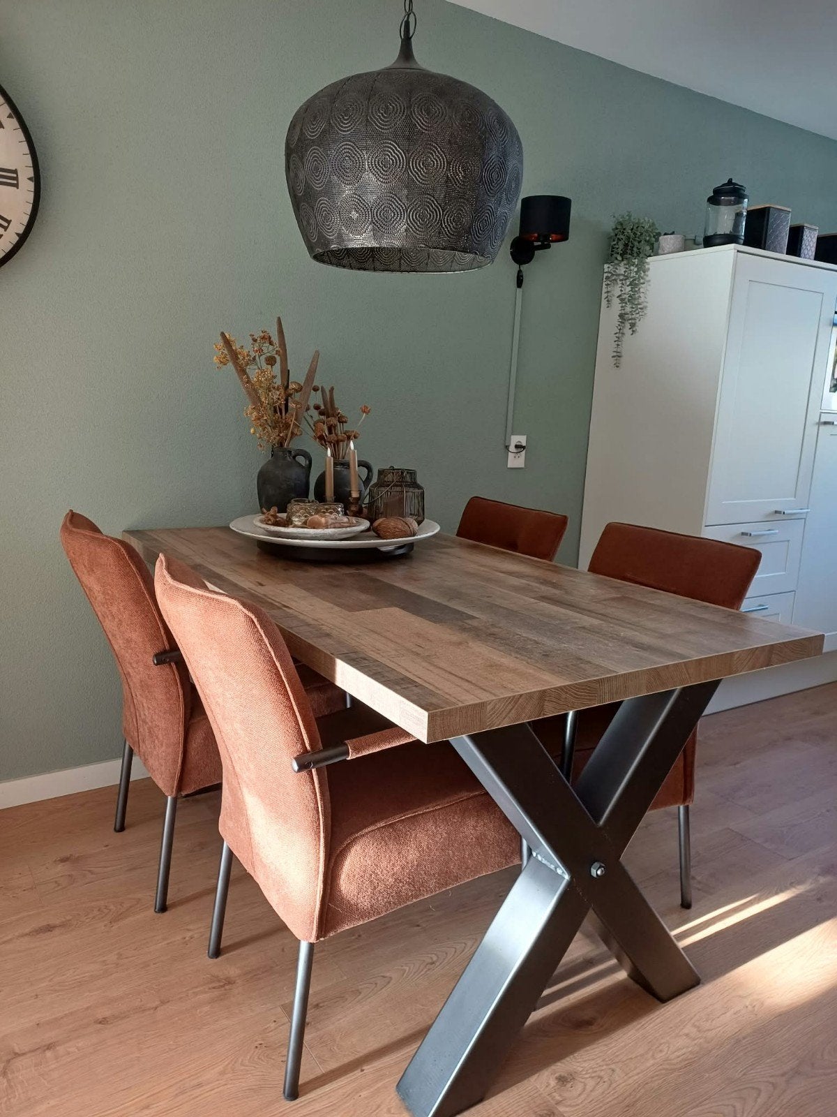 Eettafel met stoelen - Robuust en Modern, Modern, Industrieel, Robuust, 50 tot 100 cm, Zo goed als nieuw, 150 tot 200 cm