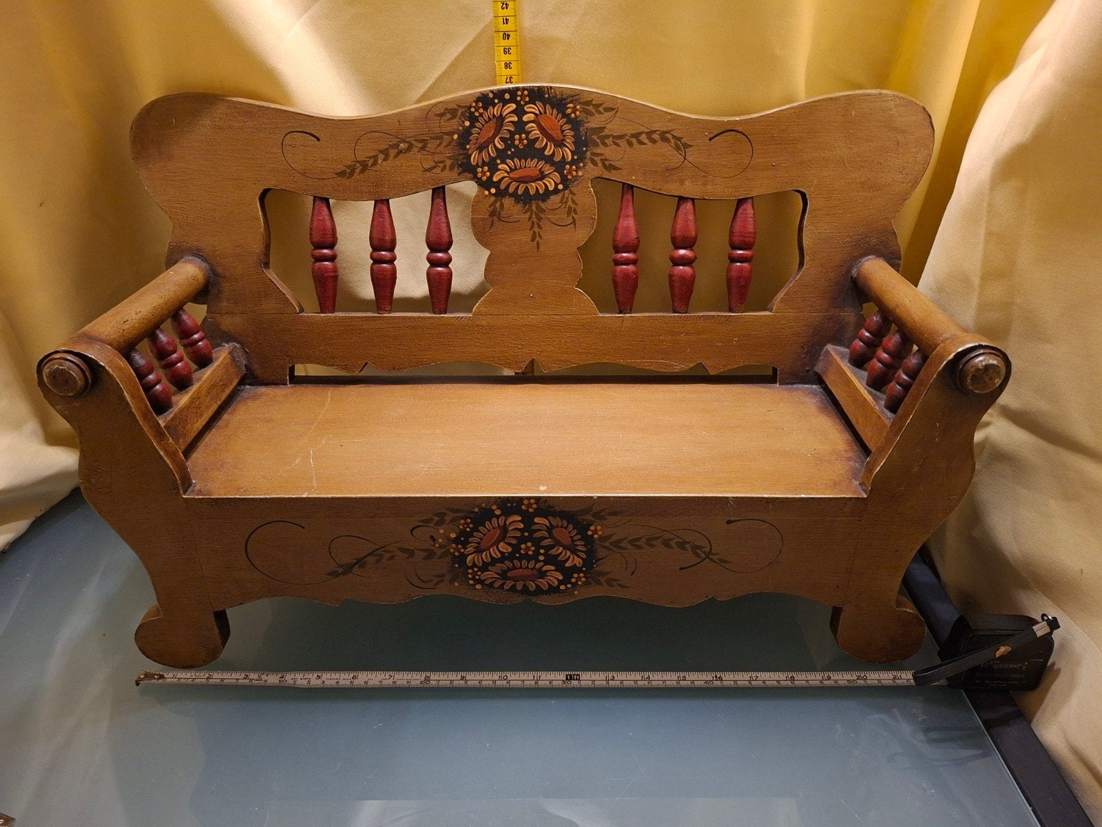 Vintage houten poppenbankje, Ophalen of Verzenden