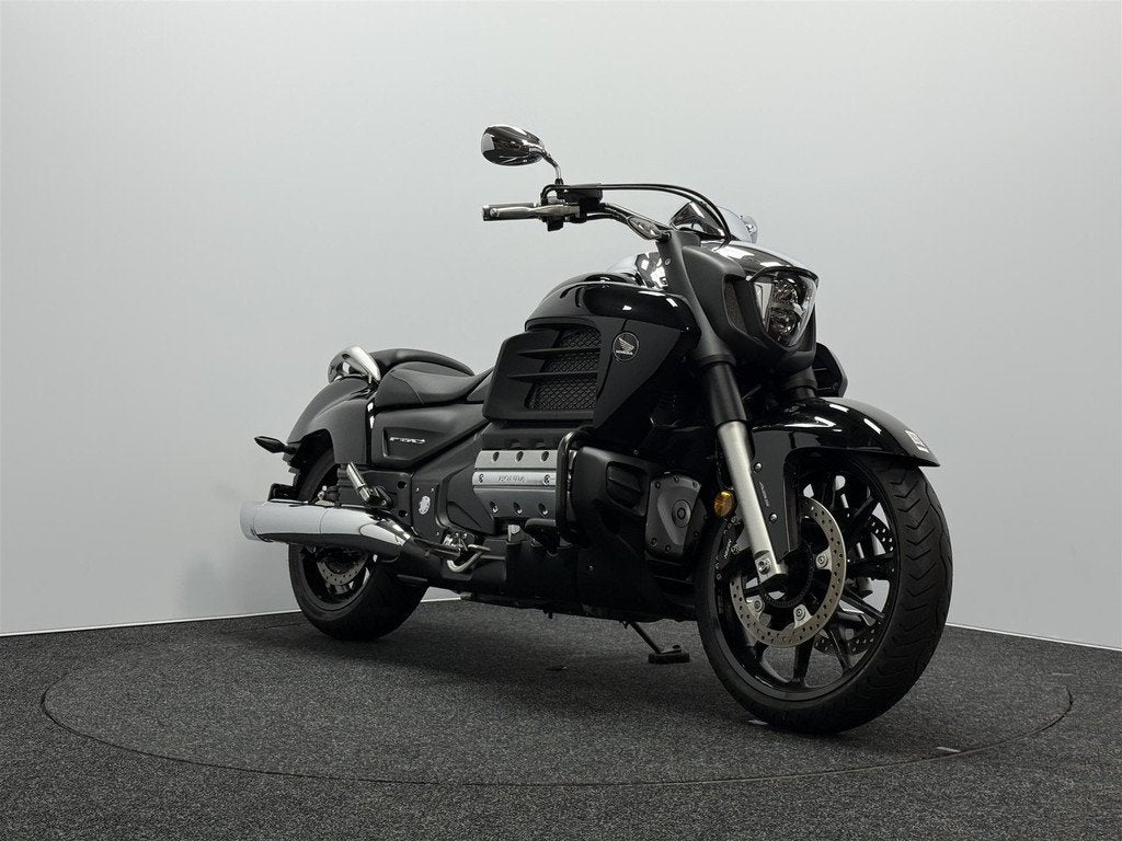 Honda GL 1800 F6 C VALKYRIE - foto 3