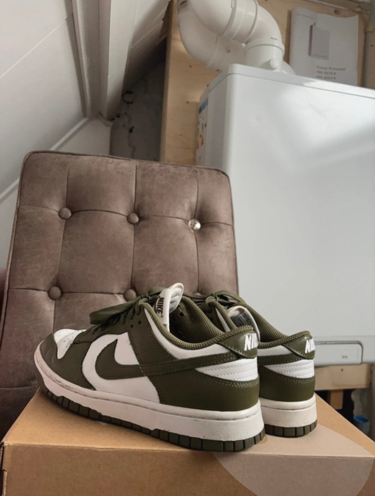 Nike Dunk Low Olive Green - Maat 38, Kleding | Dames, Ophalen of Verzenden, Gedragen, Groen, Sneakers of Gympen