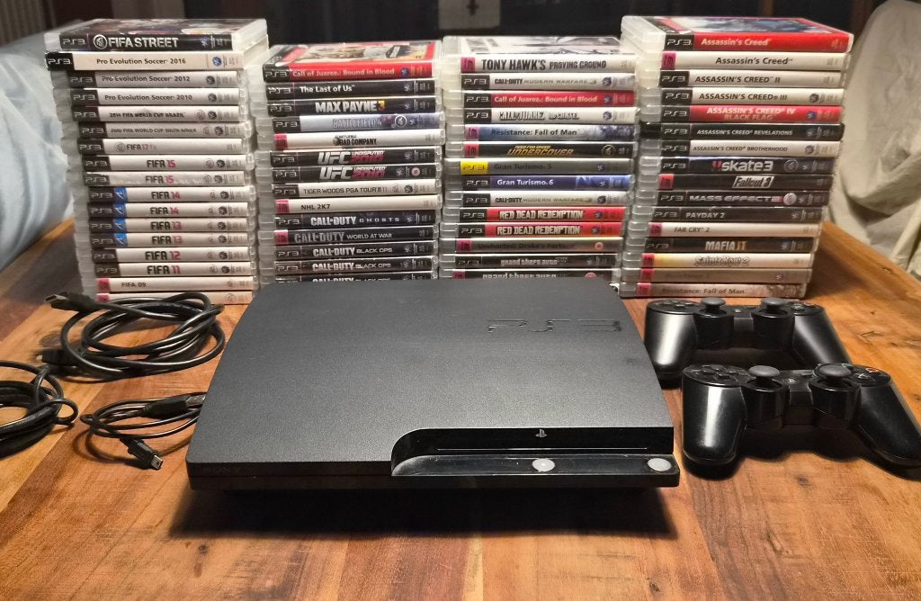 Sony PlayStation 3 Slim met 2 controllers en 57 spellen, Spelcomputers en Games, Met 1 controller, Slim, Gebruikt, Met games