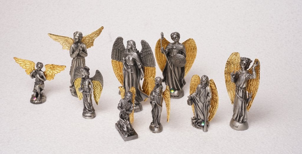 9 fantasie engelen metaal met goudkleurige vleugels, Verzamelen, Ophalen of Verzenden, Zo goed als nieuw, Religie