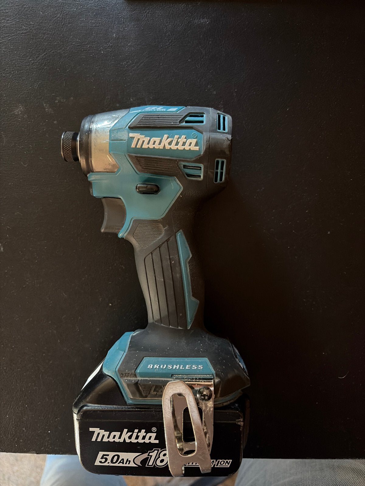 Makita DTD173 Brushless Slagschroevendraaier met 5.0Ah accu, Variabele snelheid, Overige typen, Ophalen of Verzenden, Gebruikt