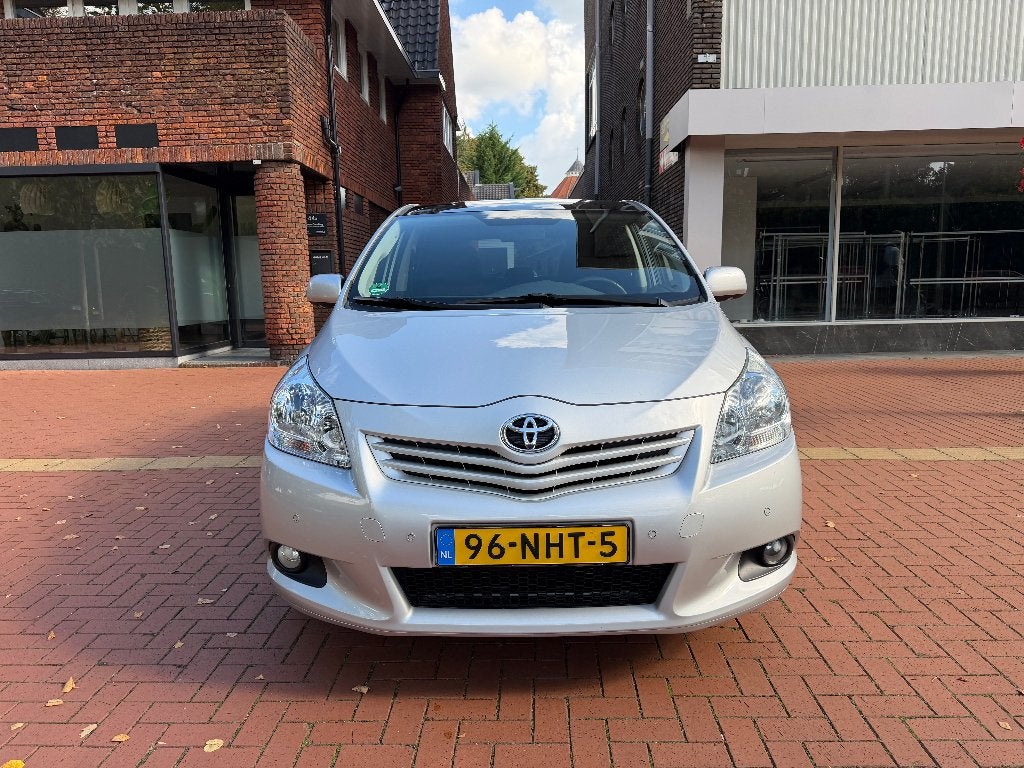 Toyota Verso 1.8 Vvti CVT 2010 AUTOMAAT | NEW APK | PANO, Auto's, Zwart, 4 cilinders, Bedrijf, USB